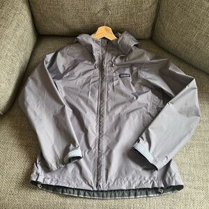 Patagonia woman’s purple rain Jacket